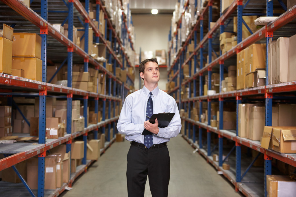 inventory holiday shopping rush